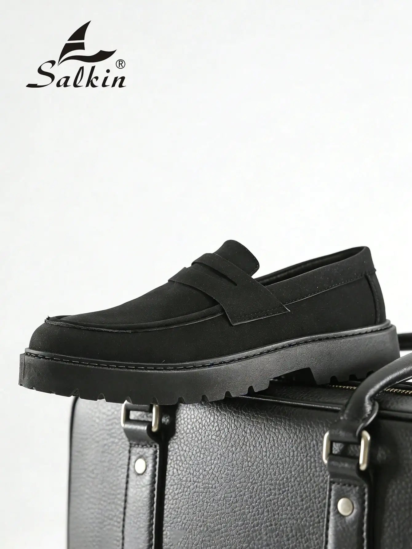 New Designer Casual Shoes Men's Slip On Loafers Preppy Comfortable Business Commute Outdoor Men Sneakers Suede Leather Shoes
