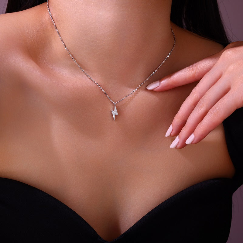 Set With Top-quality Moissanite, This Luxurious And Fashionable Light Luxury Trend Jewelry Necklace Pendant Is Made Of S925 Silver Electroplated With Platinum