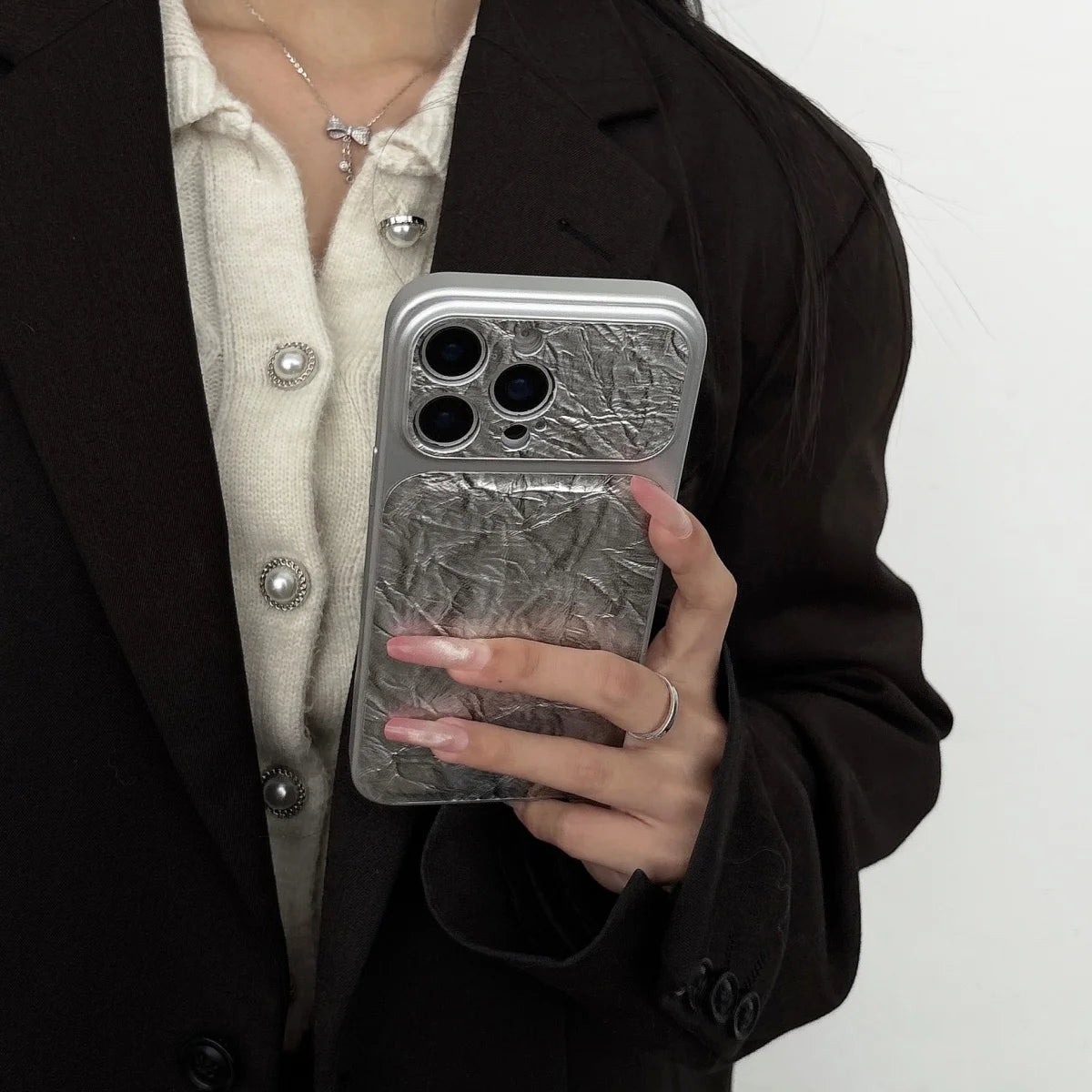 Luxury Retro Petal Flower Large Window Phone Case For iPhone 17 16 15 14 13 Pro Max Fashion 3D Wrinkle Texture Shockproof Cover