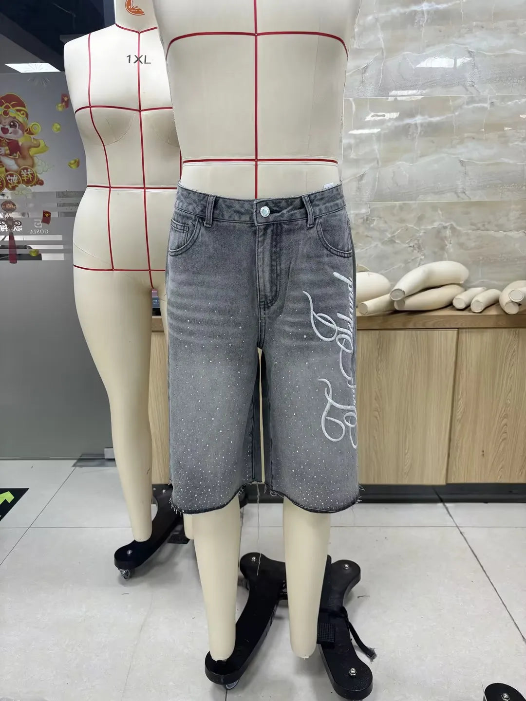 Men's Rhinestone Embroidered Denim Shorts