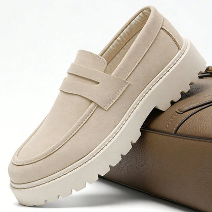 New Designer Casual Shoes Men's Slip On Loafers Preppy Comfortable Business Commute Outdoor Men Sneakers Suede Leather Shoes